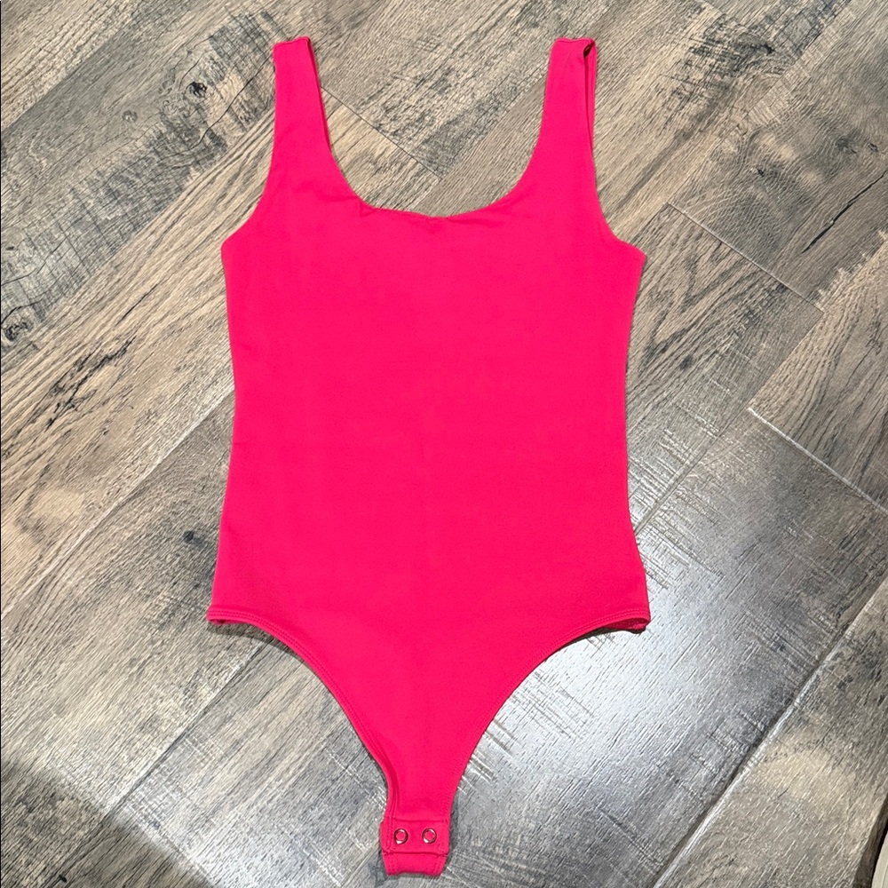 Express Body Contour Scoop Neck Bodysuit in Bright Pink